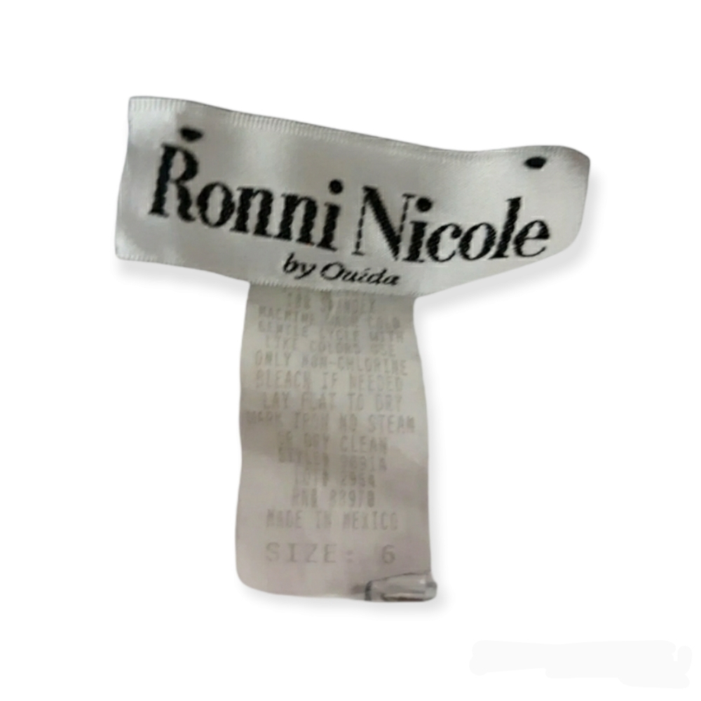 Womens sz 6 Black silver Buckle slit sides Ronnie nicole top Ladies shirt - Picture 2 of 8